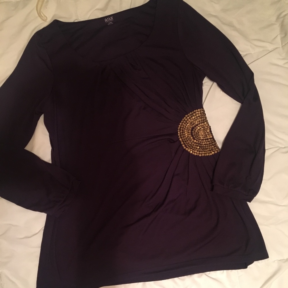 Round neckline,&gold  matte sequins on side